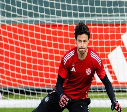 實(shí)力出色霸氣十足！曼聯(lián)新門將發(fā)揮出色，社媒賬號(hào)粉絲暴漲400%